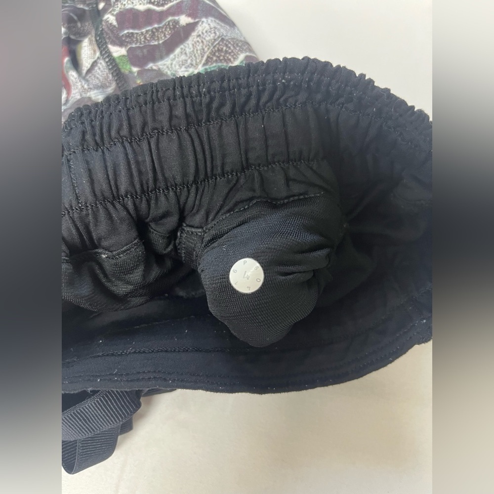 LULULEMON Hotty Hot Short (Long  4")
Mini Sweatr Multi Black / Black - Picture 6 of 11